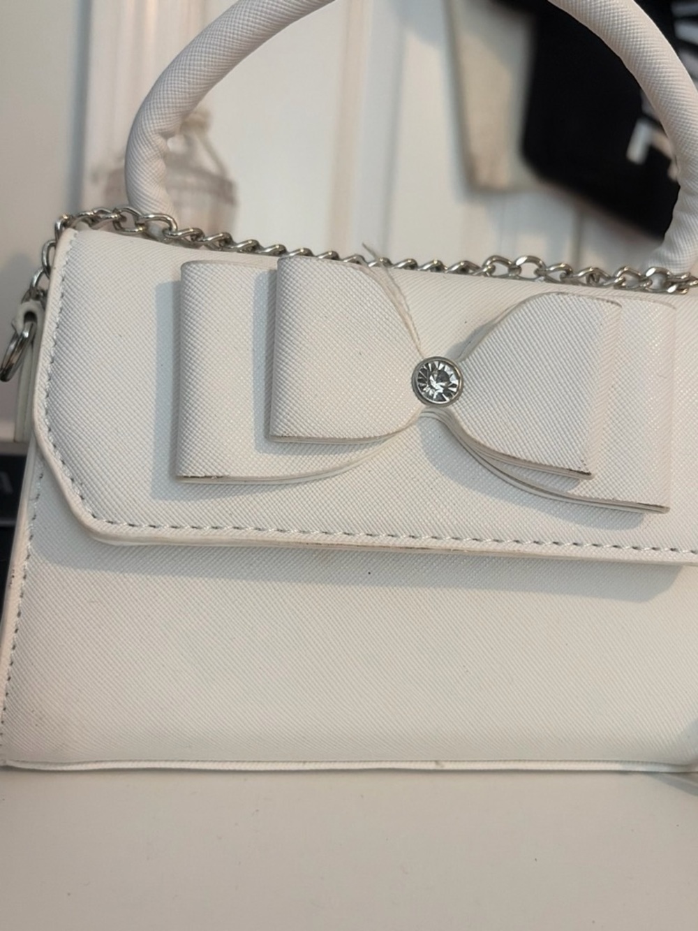 Elegant White Bow-Accent Top Handle Bag